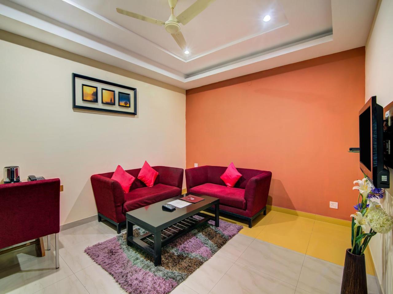 Gardeenia Comfortes Suites-Fully Vaccinated Staff Bangalore Eksteriør billede