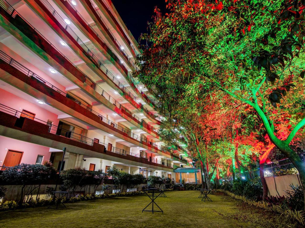 Gardeenia Comfortes Suites-Fully Vaccinated Staff Bangalore Eksteriør billede