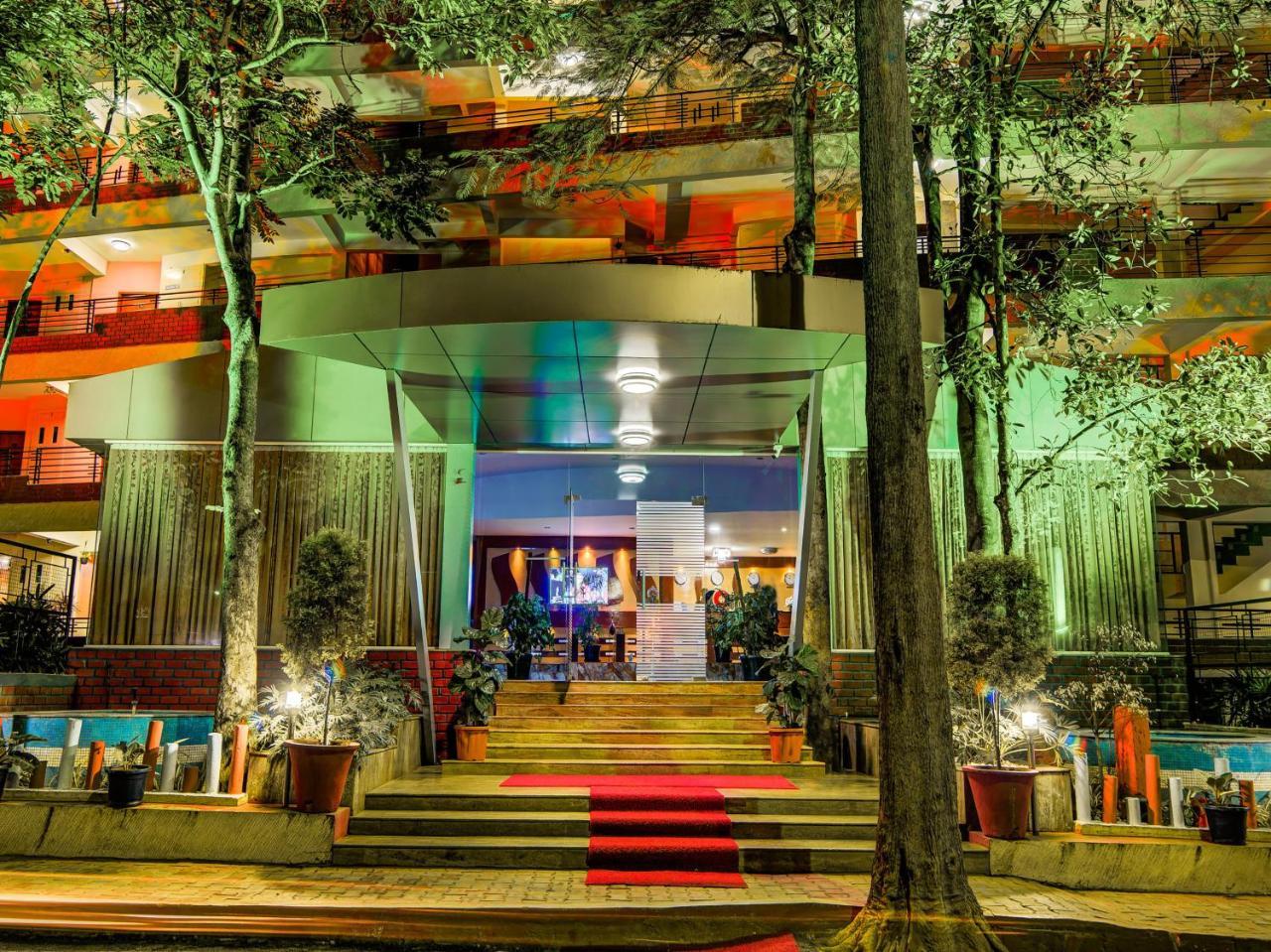 Gardeenia Comfortes Suites-Fully Vaccinated Staff Bangalore Eksteriør billede