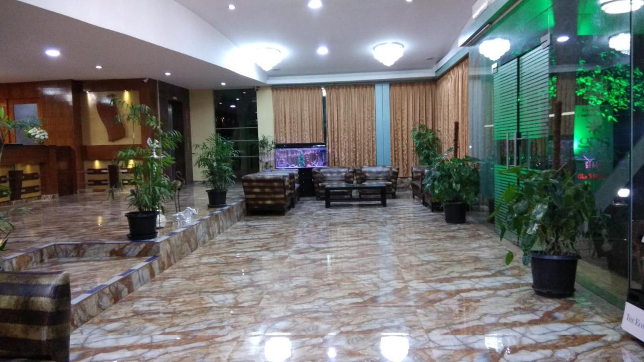 Gardeenia Comfortes Suites-Fully Vaccinated Staff Bangalore Eksteriør billede